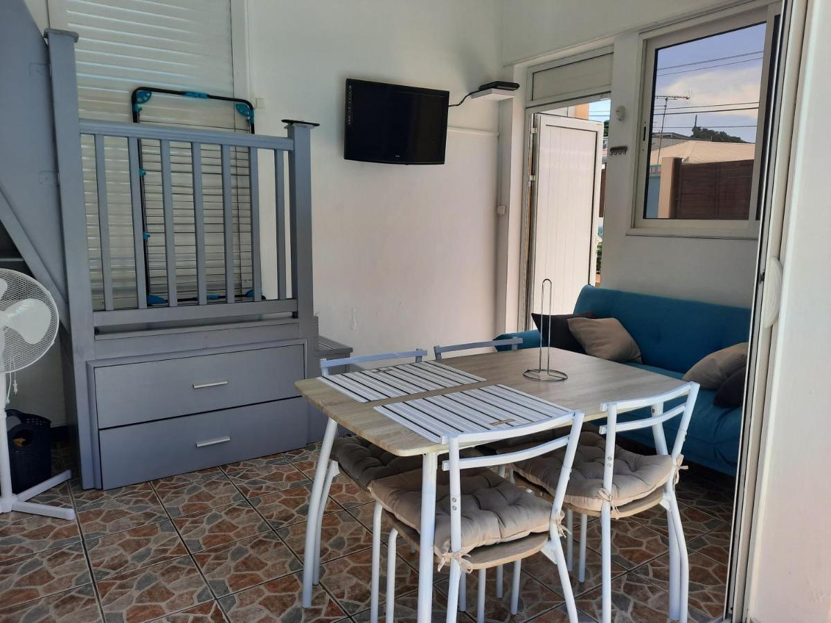 Studio Avec Piscine Privee, Idealement Situe Saint-Claude Ngoại thất bức ảnh