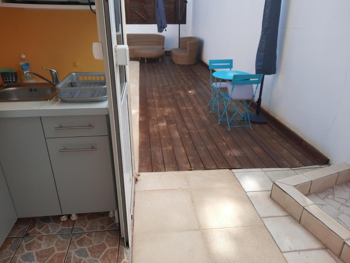Studio Avec Piscine Privee, Idealement Situe Saint-Claude Ngoại thất bức ảnh