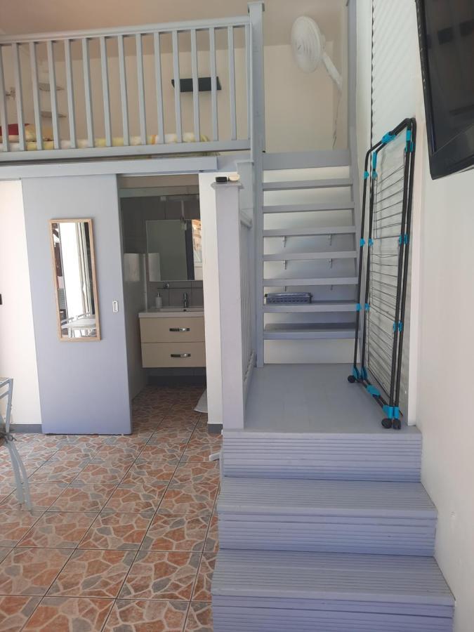 Studio Avec Piscine Privee, Idealement Situe Saint-Claude Ngoại thất bức ảnh