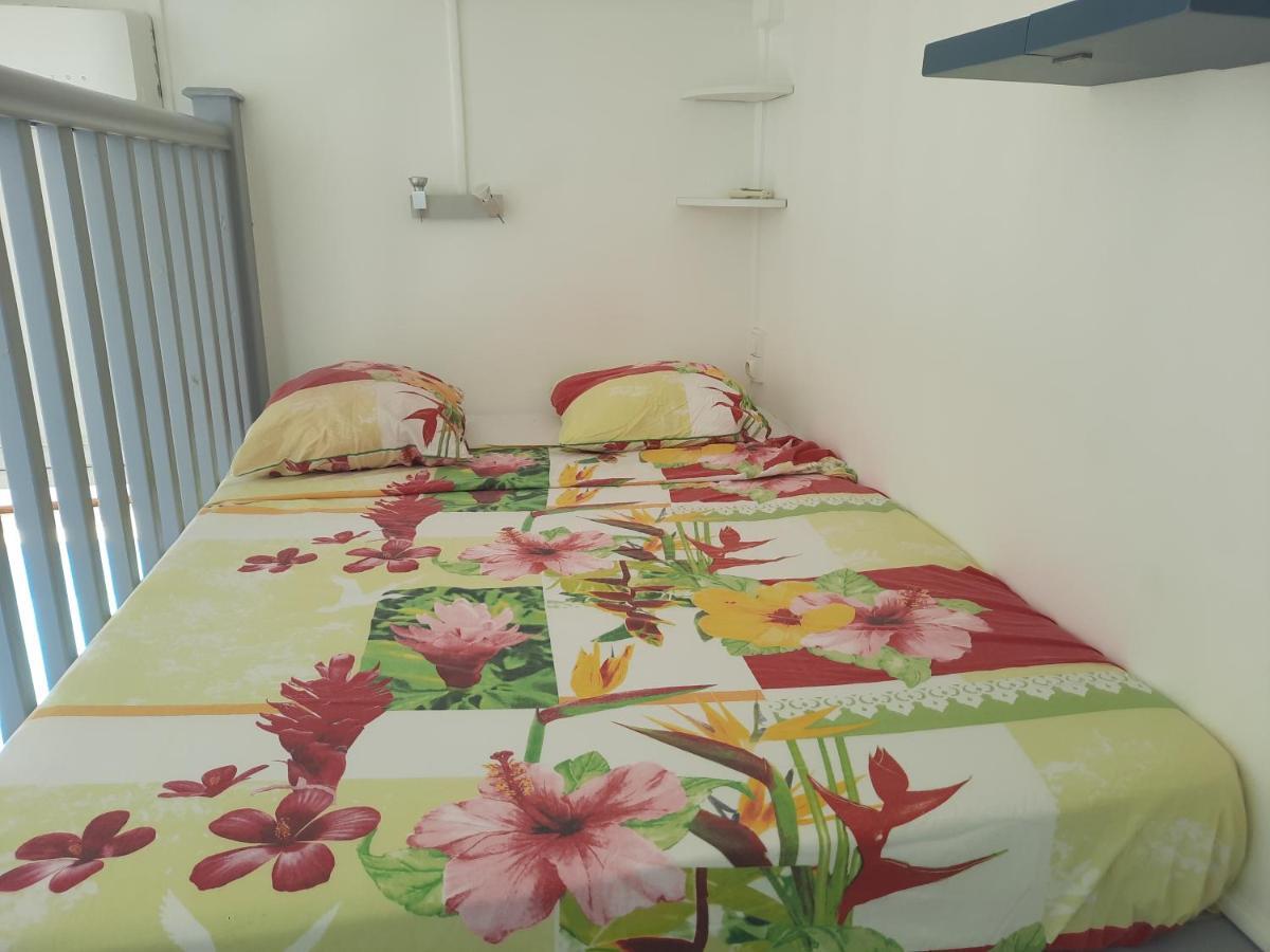 Studio Avec Piscine Privee, Idealement Situe Saint-Claude Ngoại thất bức ảnh