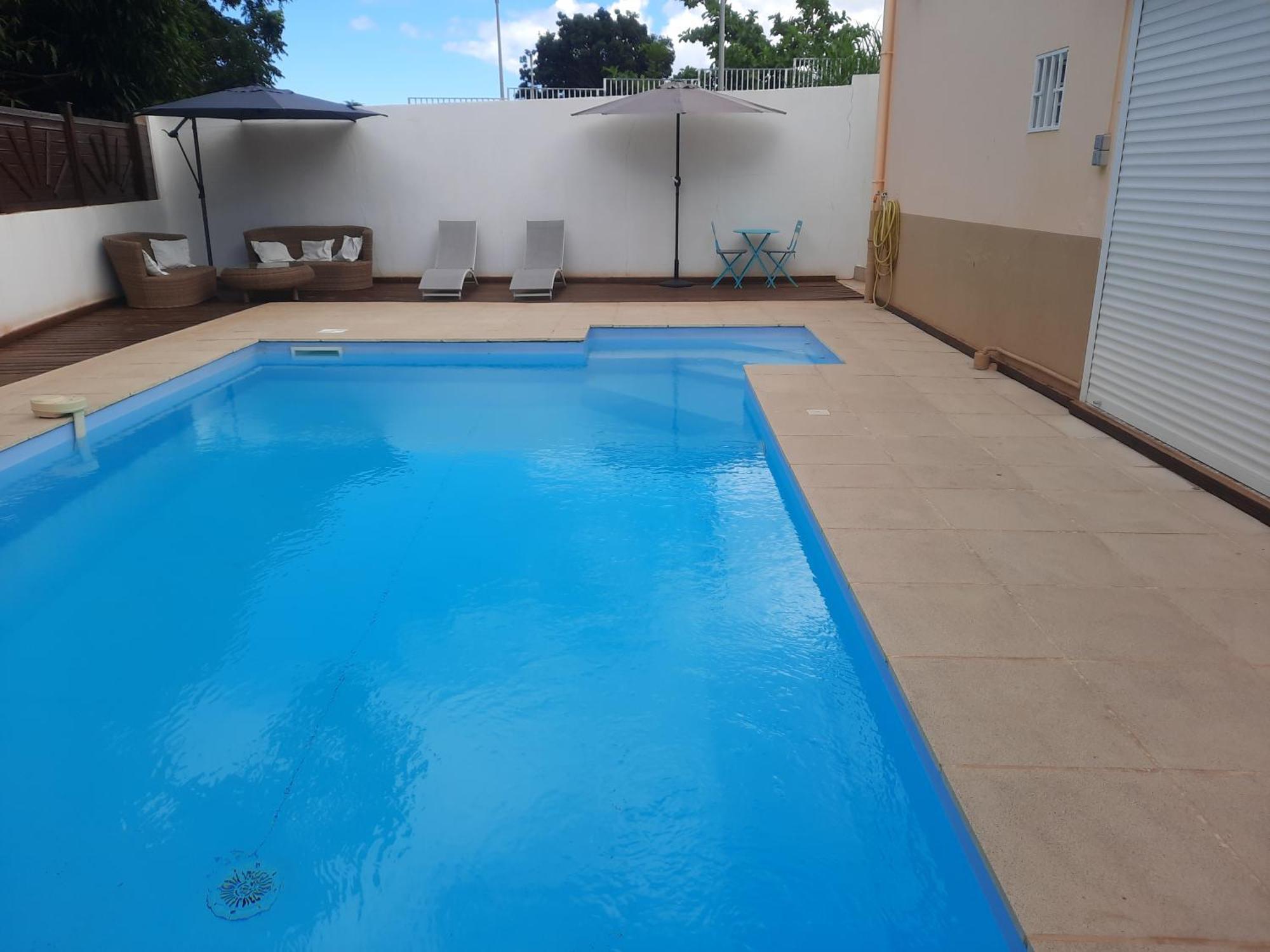 Studio Avec Piscine Privee, Idealement Situe Saint-Claude Ngoại thất bức ảnh
