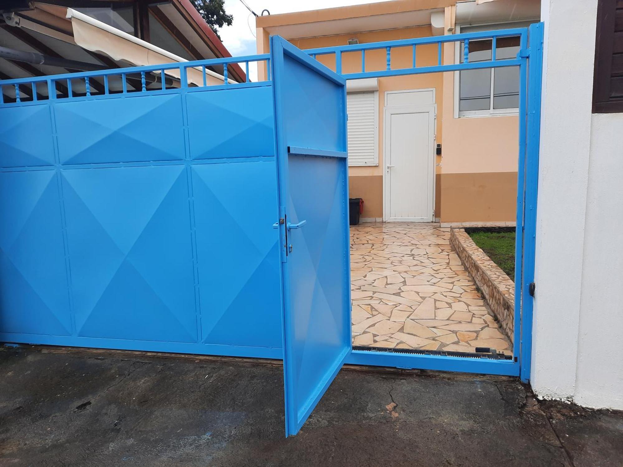 Studio Avec Piscine Privee, Idealement Situe Saint-Claude Ngoại thất bức ảnh